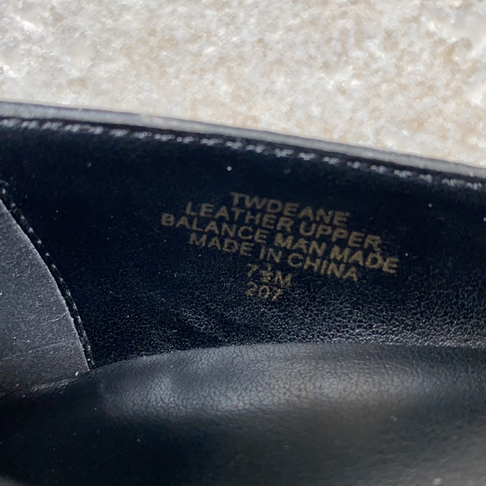 Tommy Hilfiger black block heels size 7 1/2 - Picture 3 of 4
